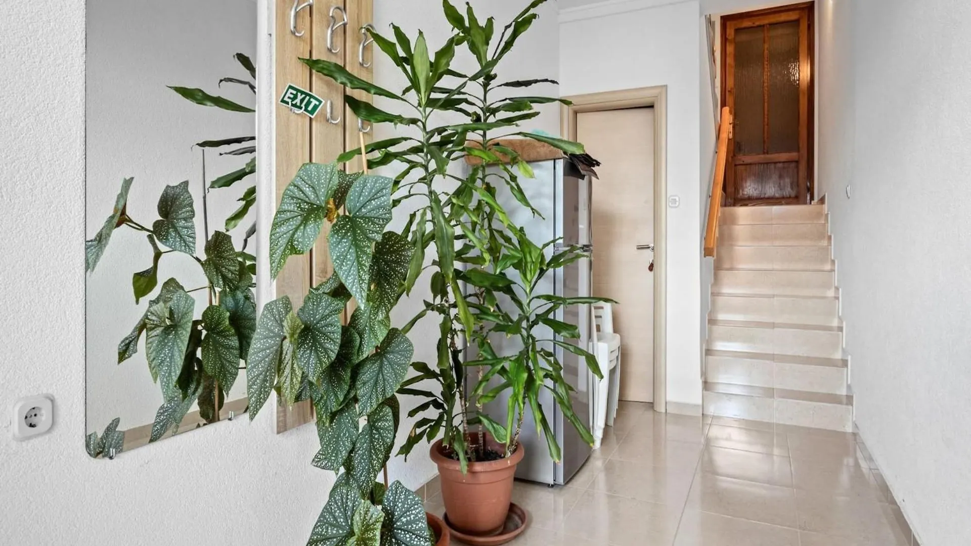 Beautiful studio apartment near sandy beaches Rab Town