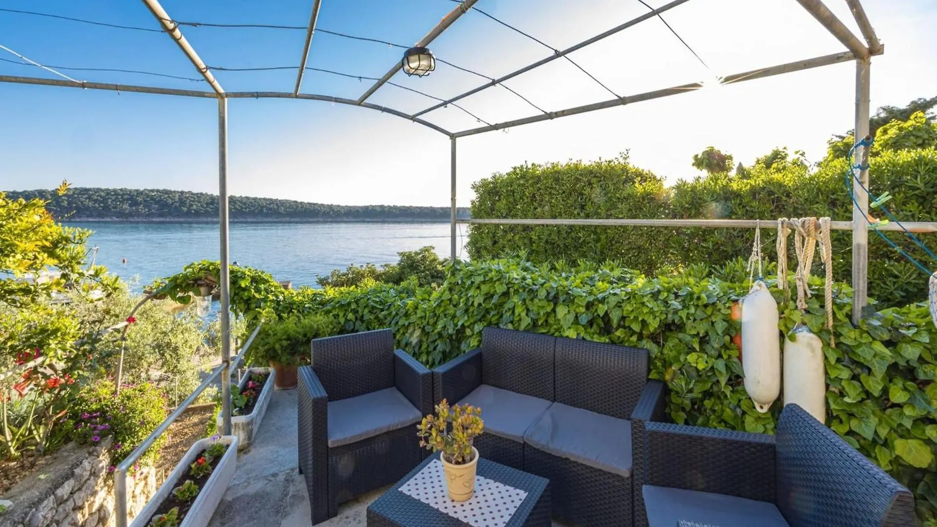 Beautiful studio apartment near sandy beaches Rab Town 0*,  Croatia