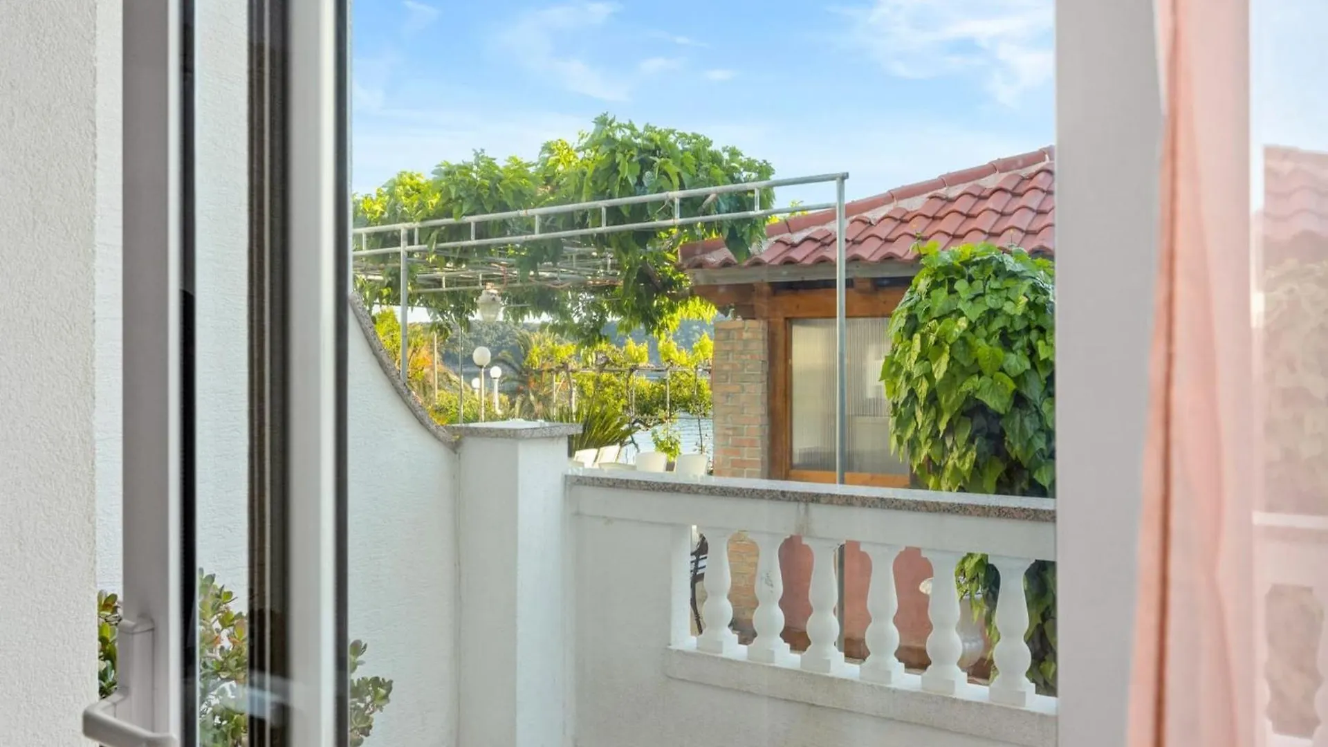 Beautiful Studio Apartment Near Sandy Beaches Rab Town