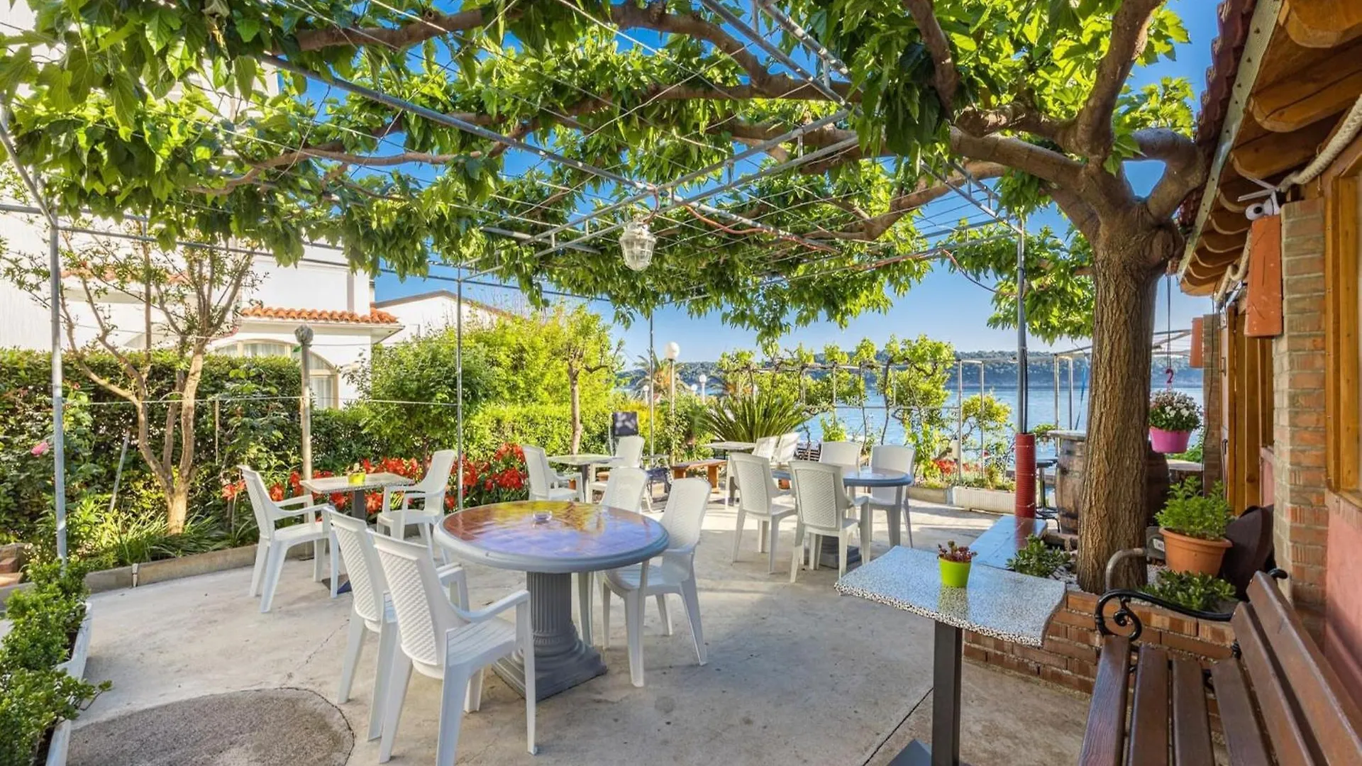 Beautiful Studio Apartment Near Sandy Beaches Rab Town