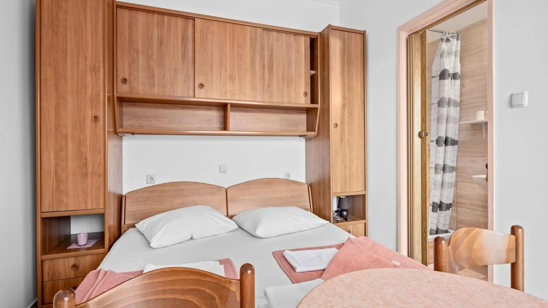 Beautiful Studio Apartment Near Sandy Beaches Rab Town Croatia